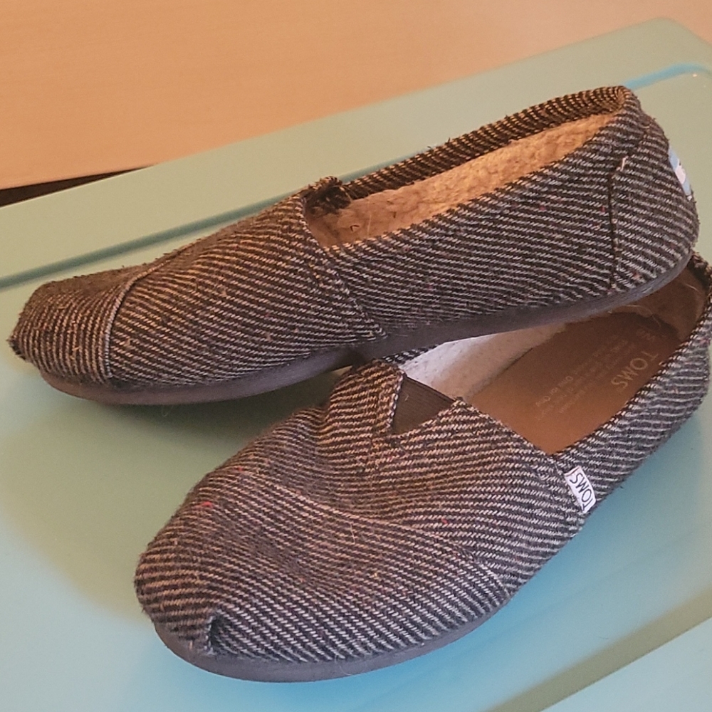 Black Tweed, Fleece Lined TOMS, Size 8